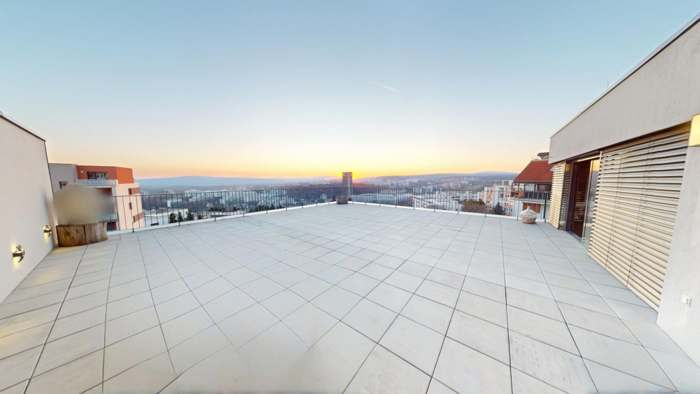 REZREVOVANÉ ->>Predaj 5-izbového bytu 120m2 + 130m2 terasy, LifeParkResidence, Drotárska, parkovanie, sklady....