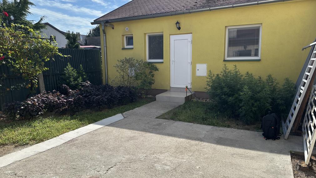 Prenájom 2 x RD hneď vedľa seba v Ružinove - Trnávka