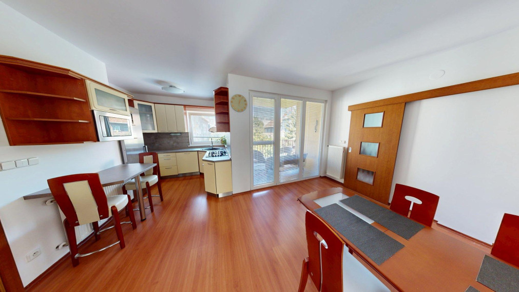 Predaj veľmi pekného a tichého bytu s príjemnou terasou NIVY