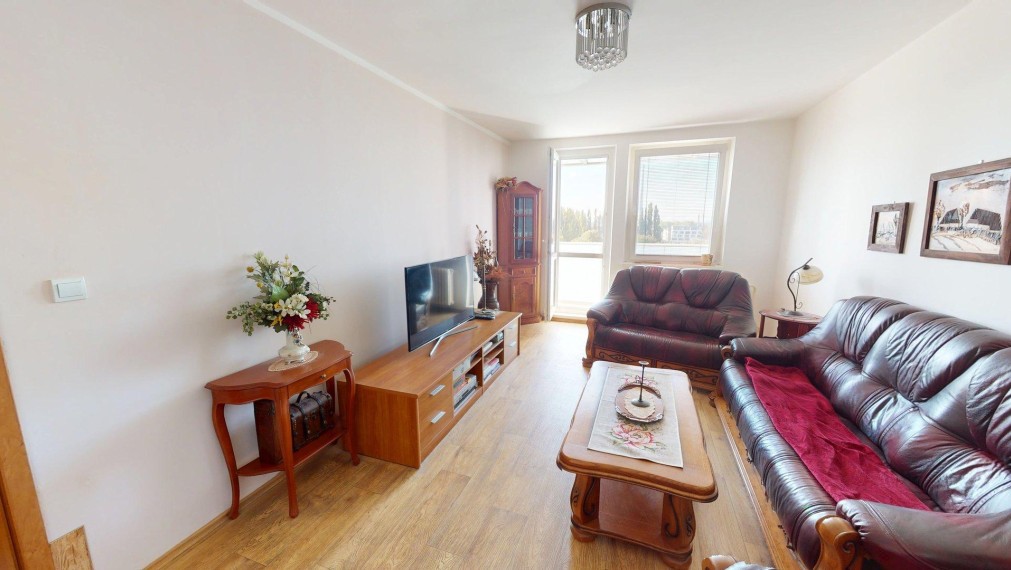 3 izbový byt po rekonštrukcii s výmerou 85,25 m2 v starej časti Petržalky