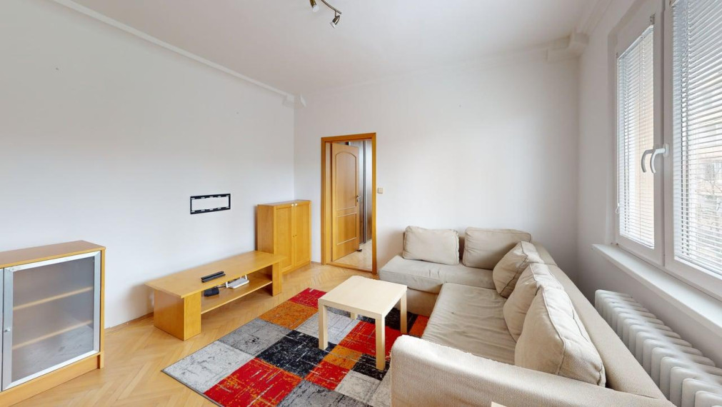 Priestranný 2 izbový byt, loggia a balkón v širšom centre Račianska ul.