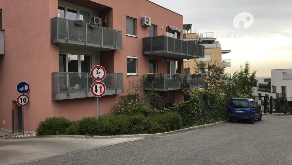 2 izbový byt na začiatku Koliby, novostavba, parking, veľká loggia