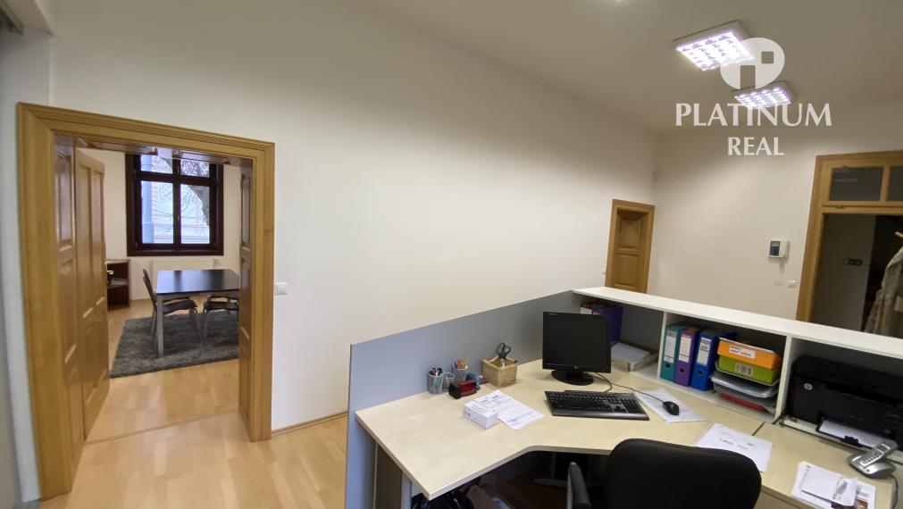 Kancelárske priestory v Starom Meste - Štefanovičová ul. 76 m2, historicka budova, klimatizácia