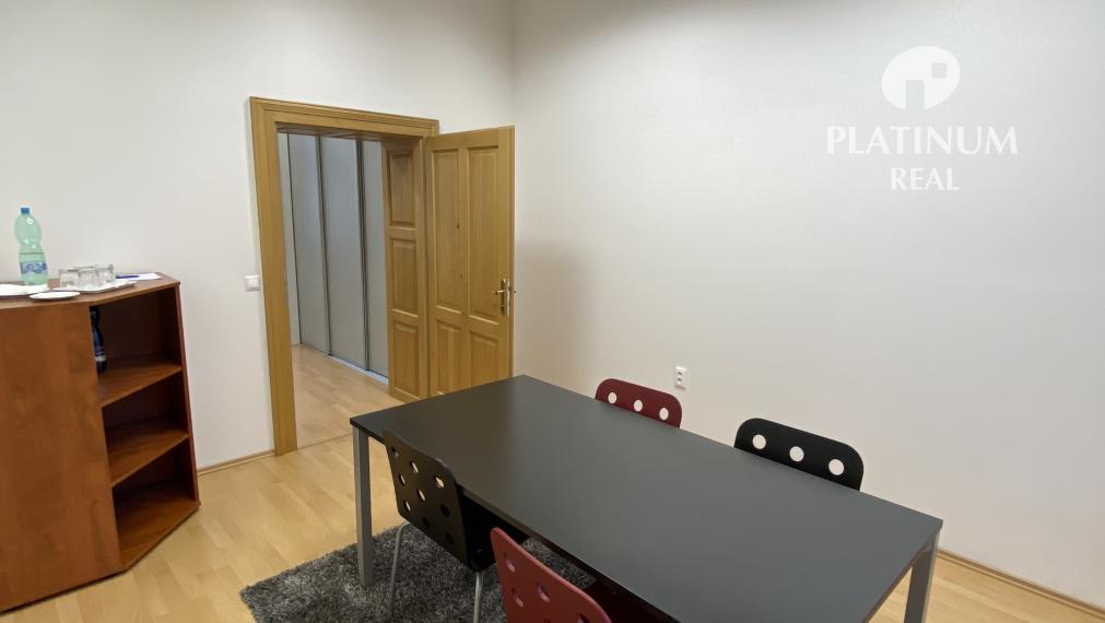 Kancelárske priestory v Starom Meste - Štefanovičová ul. 76 m2, historicka budova, klimatizácia