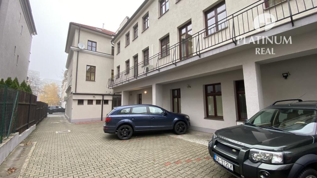 Kancelárske priestory v Starom Meste - Štefanovičová ul. 76 m2, historicka budova, klimatizácia