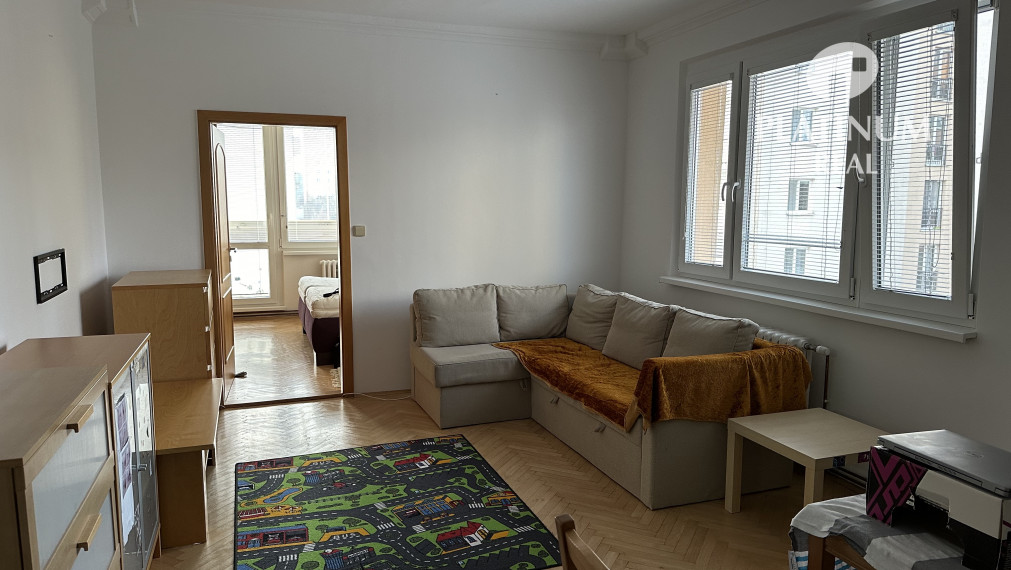 Priestranný 2 izbový byt, loggia a balkón v širšom centre Račianska ul.