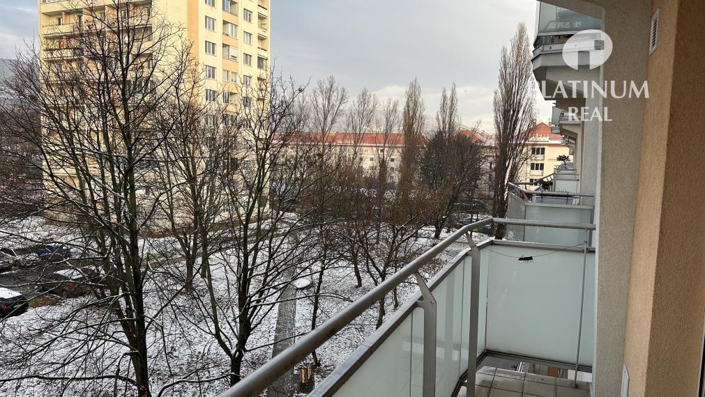 Priestranný 2 izbový byt, loggia a balkón v širšom centre Račianska ul.