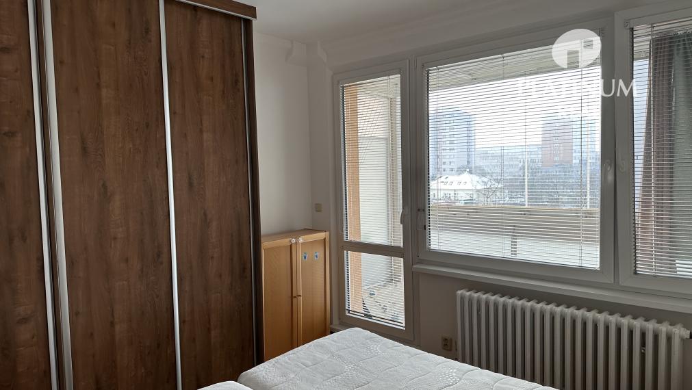 Priestranný 2 izbový byt, loggia a balkón v širšom centre Račianska ul.