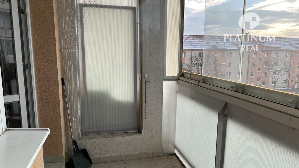 Priestranný 2 izbový byt, loggia a balkón v širšom centre Račianska ul.