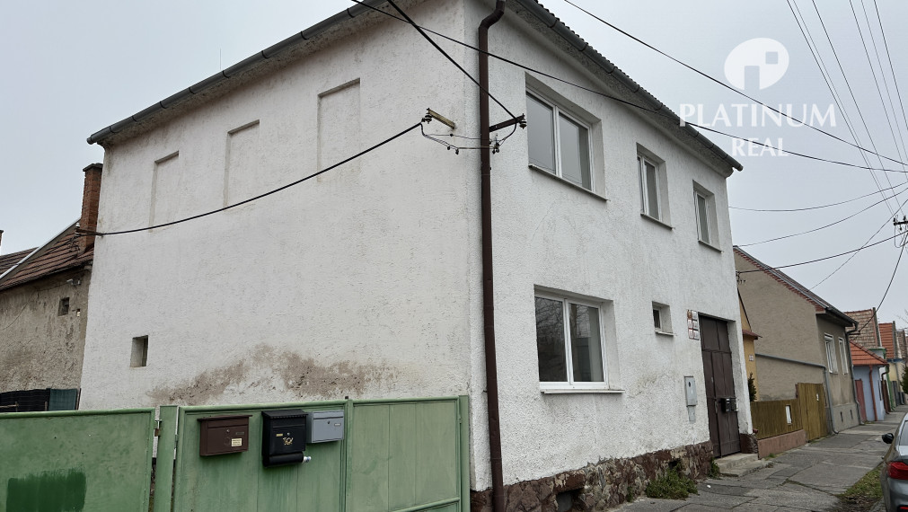 Predaj murovaného rodinného domu v centre - Vajnory