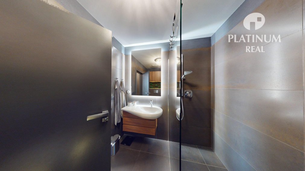 REZREVOVANÉ ->>Predaj 5-izbového bytu 120m2 + 130m2 terasy, LifeParkResidence, Drotárska, parkovanie, sklady....