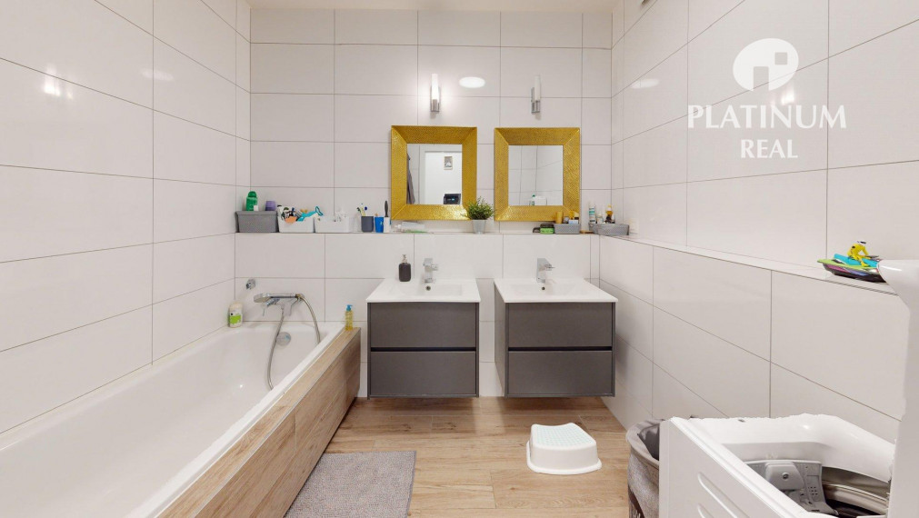 4-izbový byt s parkovaním a 22m2 terasa, Nivy- Jégého ul, 3D prehliadka