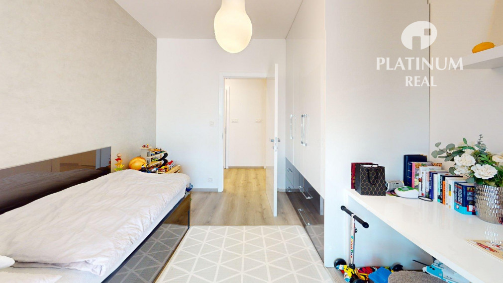 4-izbový byt s parkovaním a 22m2 terasa, Nivy- Jégého ul, 3D prehliadka