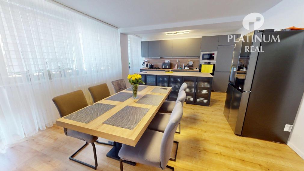 Predaj 4-izb bytu, Ružinov- Nivy, tehlová stavba, zrekonštruovaný, západná orientácia