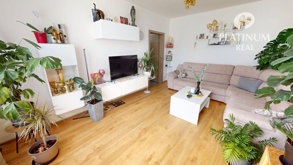 2-izbový, kompletne zrekonštruovaný, Dúbravka, 3D prehliadka