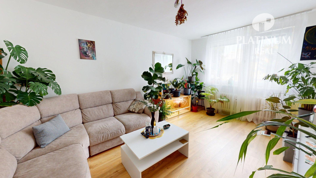 Dúbravka 2-izbový, kompletne zrekonštruovaný, 3D prehliadka