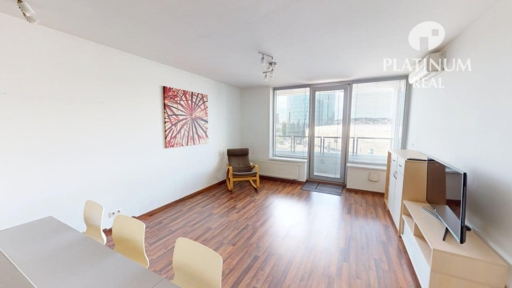 2 izbový byt s loggiou, Bajkalská ul. projekt III Veže, garážové státie