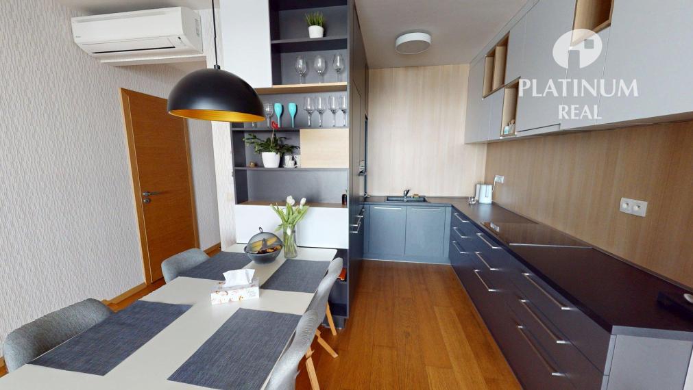 3 izbový byt s terasou a garážou v PANORAMA CITY, 25. poschodie, veža I.