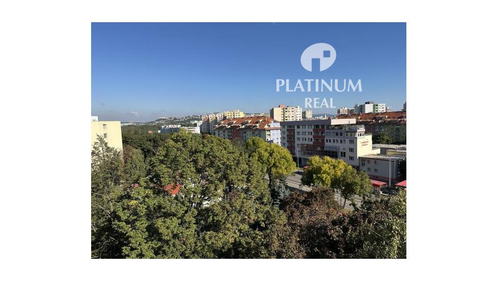 3 izbový byt po rekonštrukcii s výmerou 85,25 m2 v starej časti Petržalky