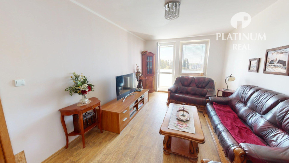 3 izbový byt po rekonštrukcii s výmerou 85,25 m2 v starej časti Petržalky