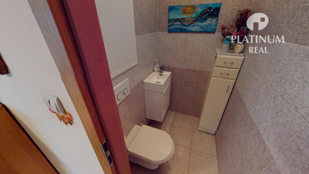 3 izbový byt po rekonštrukcii s výmerou 85,25 m2 v starej časti Petržalky