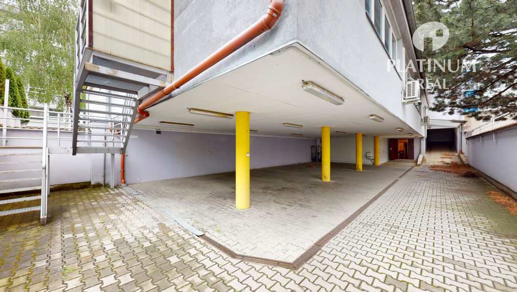 Budova s pozemkom451m2, 6x parkovanie, vhodné ako sídlo firmy, Ružinov ✅ 3D prehliadka ✅