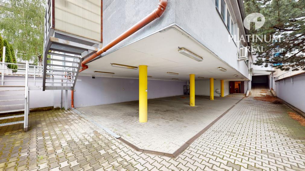 Budova s pozemkom451m2, 6x parkovanie, vhodné ako sídlo firmy, Ružinov ✅ 3D prehliadka ✅