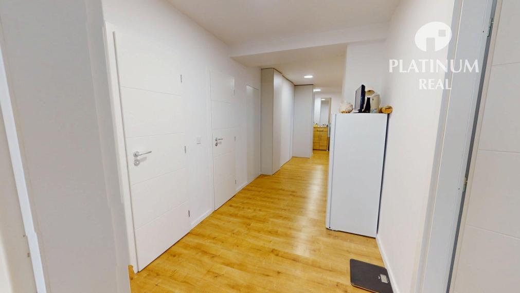 Predaj 4-izb bytu, Ružinov- Nivy, tehlová stavba, zrekonštruovaný, západná orientácia