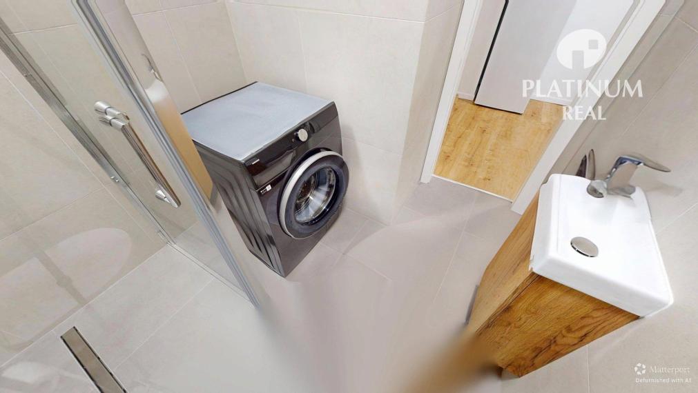 Predaj 4-izb bytu, Ružinov- Nivy, tehlová stavba, zrekonštruovaný, západná orientácia