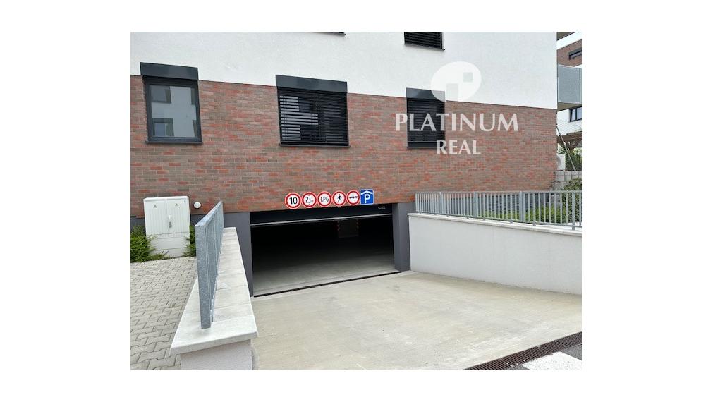 Prenájom garážového státia v novostavbe v projekte "Pod Vinicou"