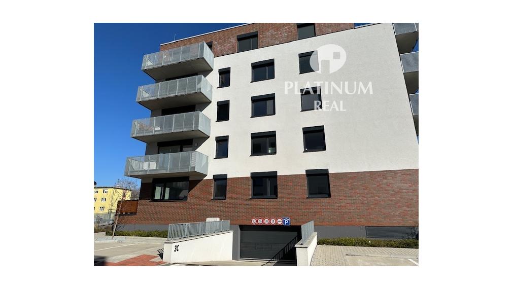 Prenájom garážového státia v novostavbe v projekte "Pod Vinicou"