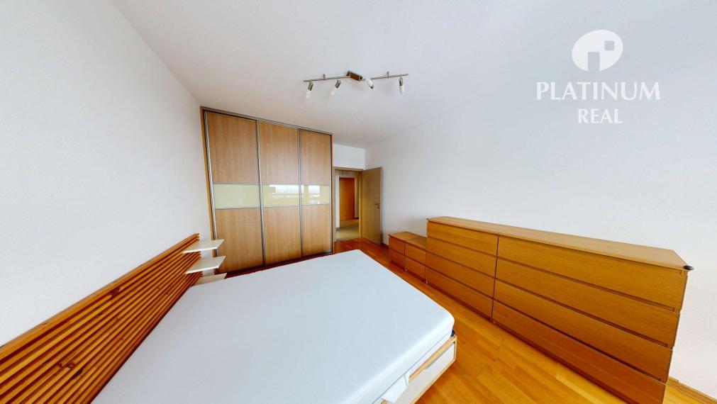 2 izb.byt v novostavbe so slnečnou veľkou loggiou a parkovaním v Ružinove