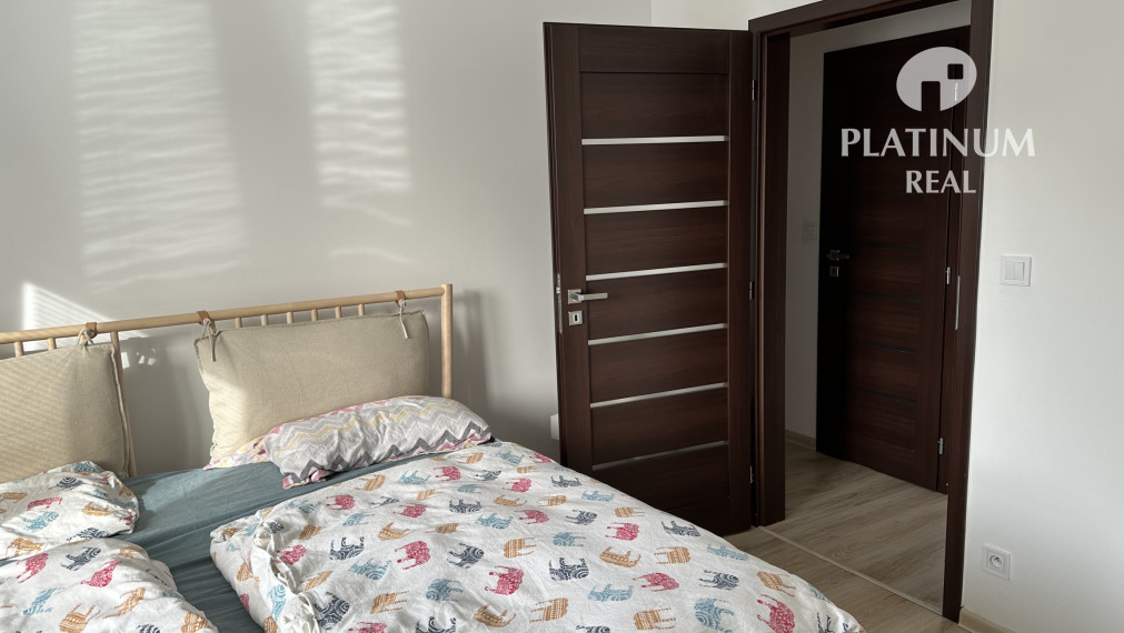 3 izbový zariadený a zrekonštruovaný byt v Ružinove