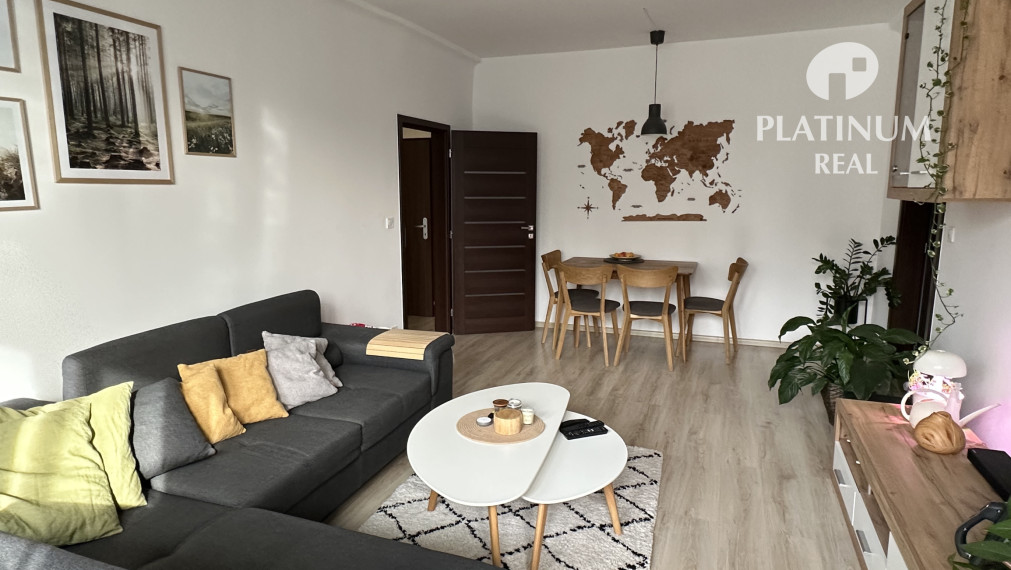 3 izbový zariadený a zrekonštruovaný byt v Ružinove