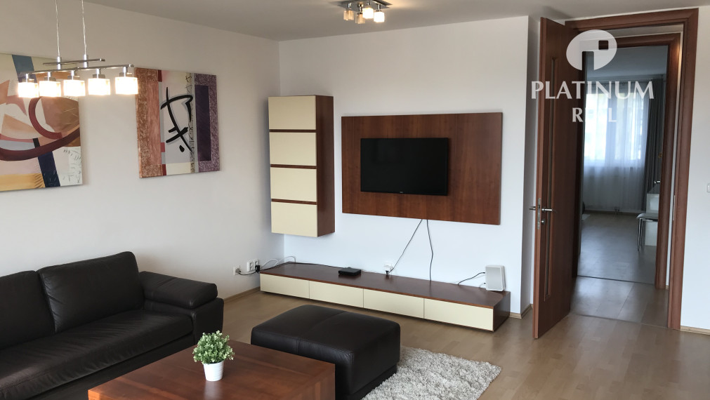 3 izbový priestranný, slnečný byt s terasou a garážovým státim BORIA