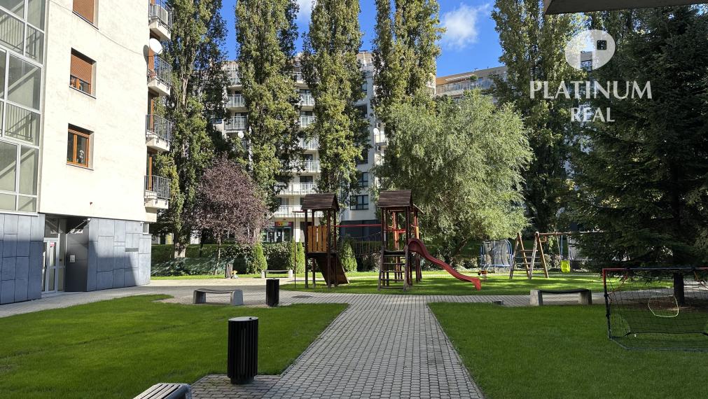 3 izbový priestranný, slnečný byt s terasou a garážovým státim BORIA