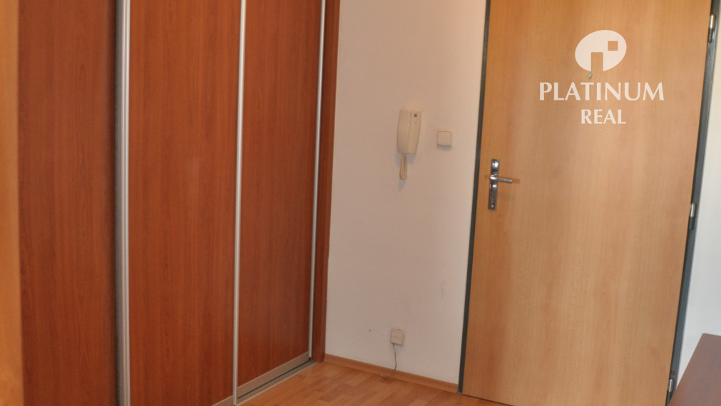 3 izbový byt s výhľadom, loggiou a garážou na Nivách