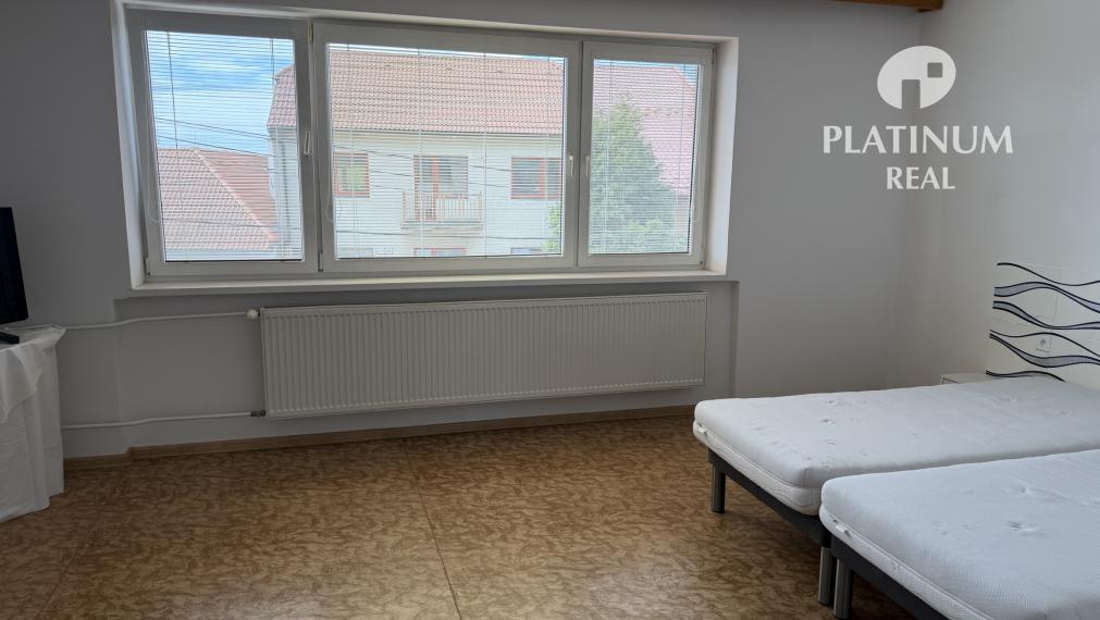 Rodinný dom s väčším pozemkom - Vinosady