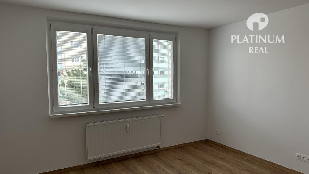 Kompletne zrekonštruovaný byt, samostatné 4 izby, loggia z kuchyne, Petržalka