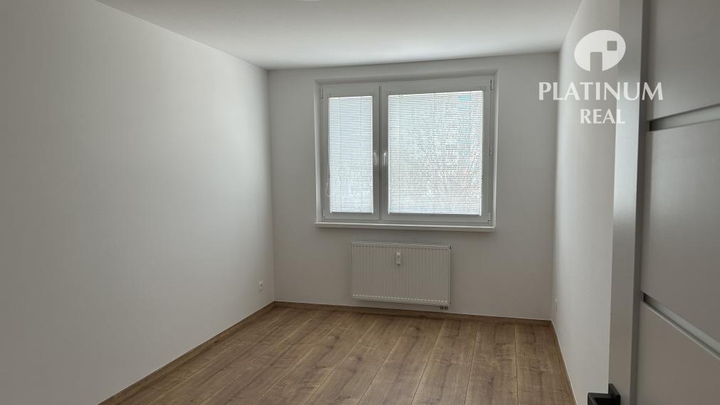 Kompletne zrekonštruovaný byt, samostatné 4 izby, loggia z kuchyne, Petržalka