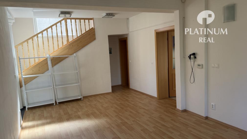Rodinný dom v Prievoze na prenájom - ideálne pre firmu alebo bývanie