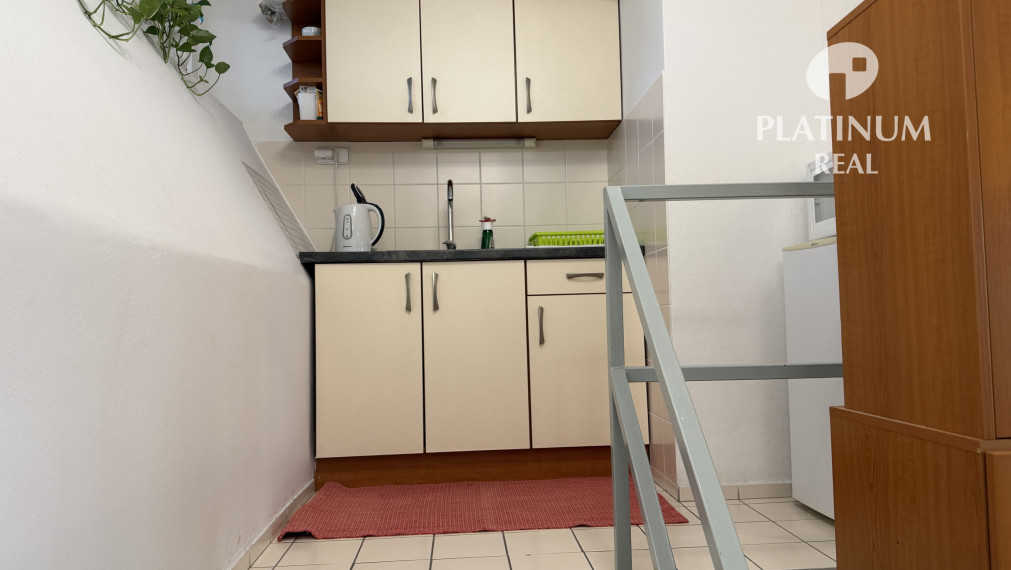 Kancelária alebo obchodný priestor pre služby - hneď oproti POLUS city center