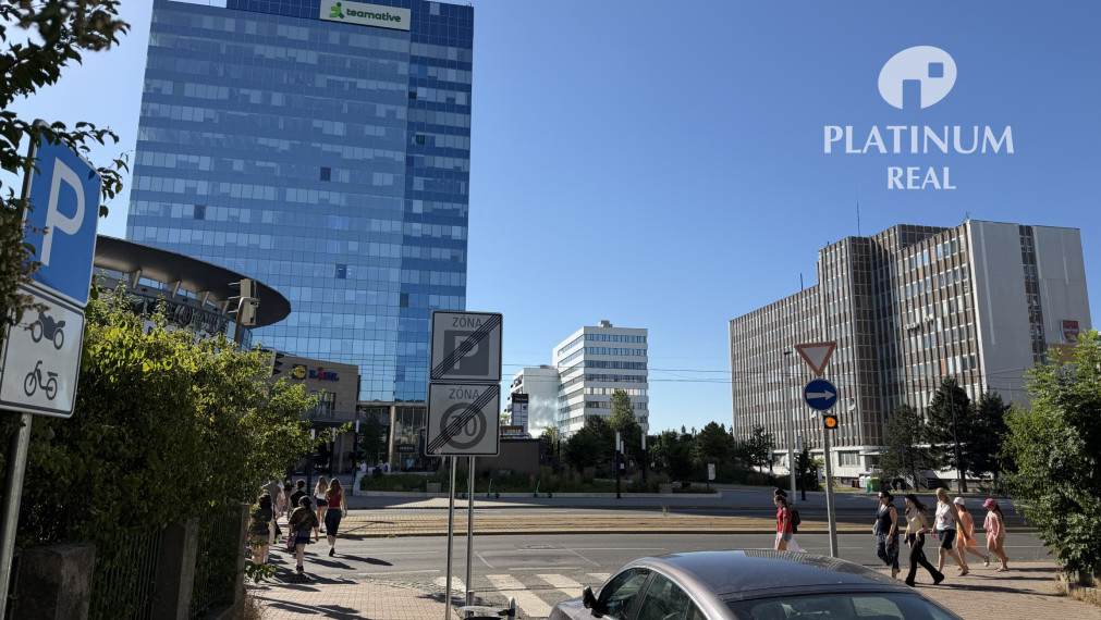 Kancelária alebo obchodný priestor pre služby - hneď oproti POLUS city center