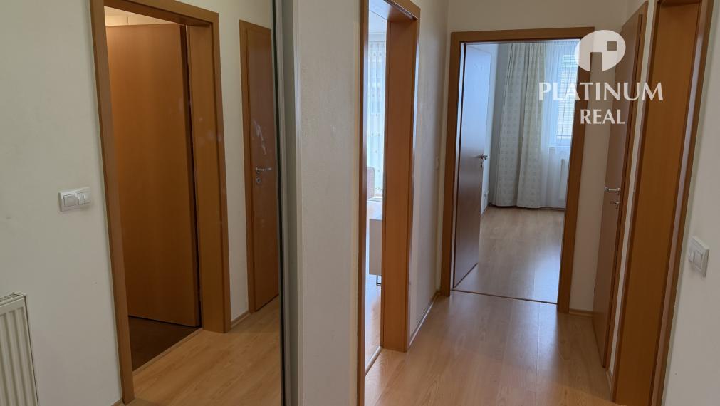 2 izbový byt na začiatku Koliby, novostavba, parking v garáži, veľká loggia