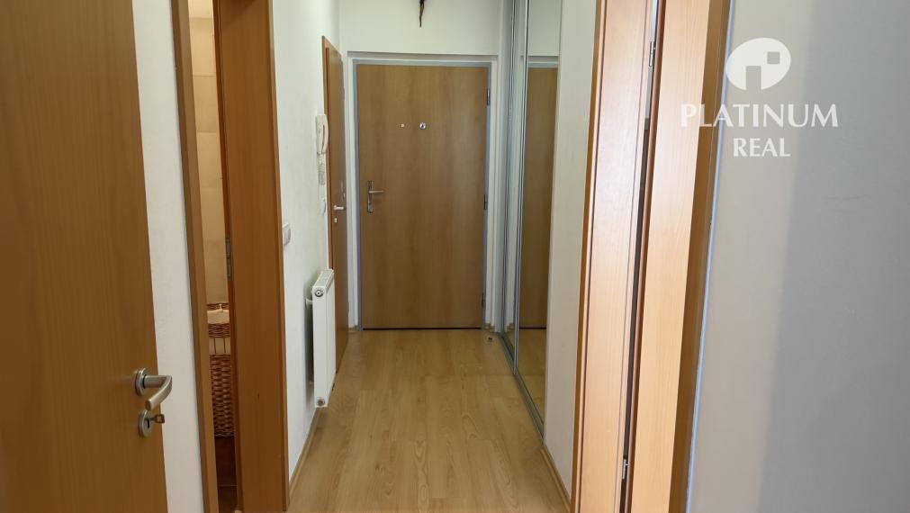 2 izbový byt na začiatku Koliby, novostavba, parking v garáži, veľká loggia