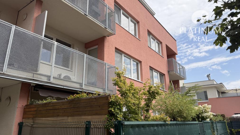 2 izbový byt na začiatku Koliby, novostavba, parking v garáži, veľká loggia
