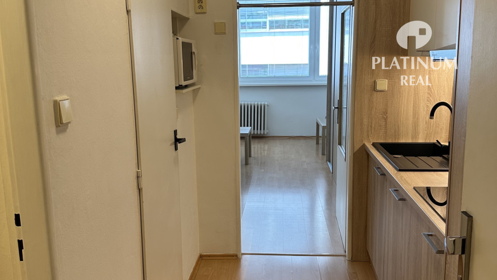 Prenájom veľmi príjemnej garsónky v centre mesta - Medená ulica