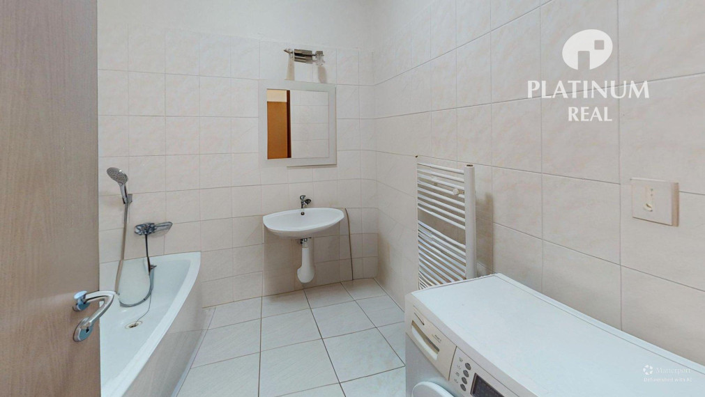 REZERVOVAVÉ 2-izbový zrekonštruovaný byt, Podunajské Biskupice, Kazanská ul.