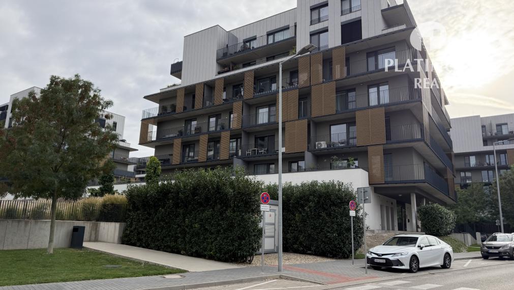 2 izbový byt s loggiou a parkovaním Slnečnice