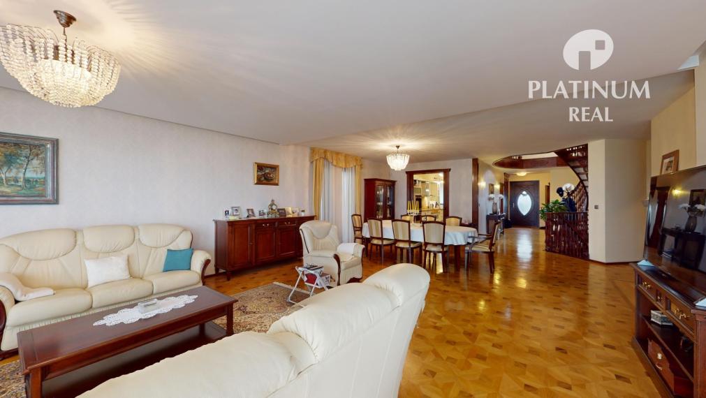 LUXUSNÁ RODINNÁ VILA NA KRAMÁROCH – 520 m² | INTERIÉROVÝ BAZÉN | WELLNESS | FITNESS | GARÁŽ | 673 m² POZEMOK ✳️ 3D prehliadka✳️